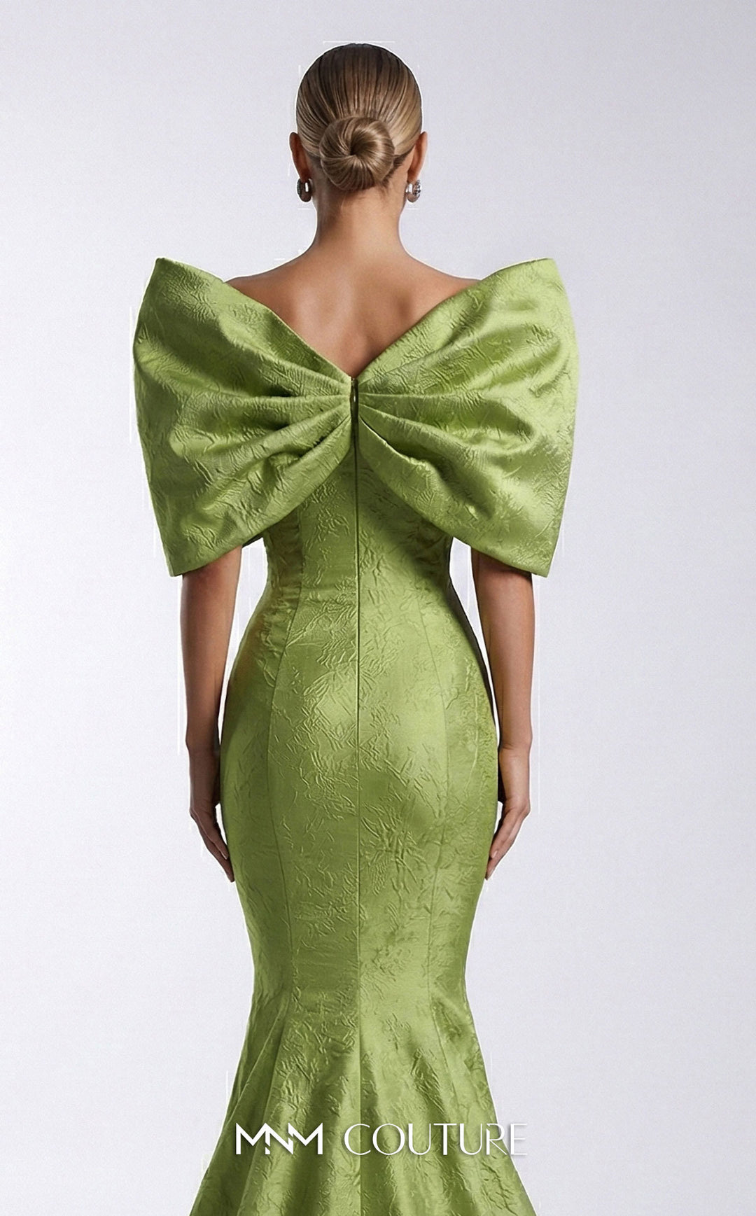 Fouad Sarkis F03009 gown, skirt and train detail